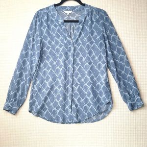 Banana Republic Satin Blouse Size S Blue Print Long Sleeve Sleeve Hidden Button